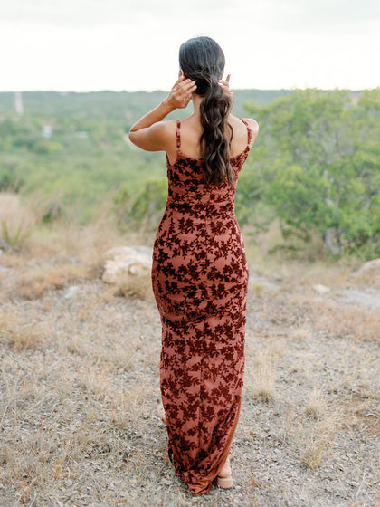 Model: Leneisa; Size: 4; Color: Terracotta