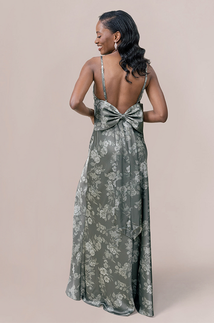 Model: April; Size: 4; Color: Olive Bouquet