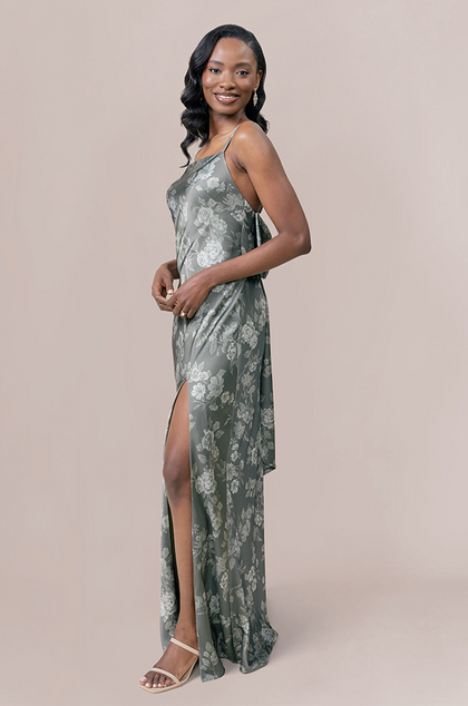Model: April; Size: 4; Color: Olive Bouquet
