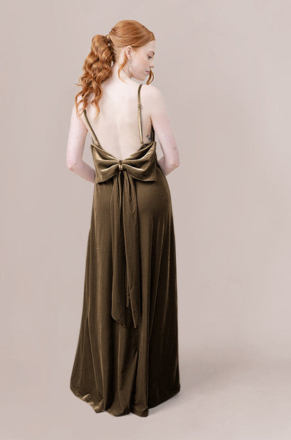 Model: Merrik; Size: 4; Color: Dusty Olive
