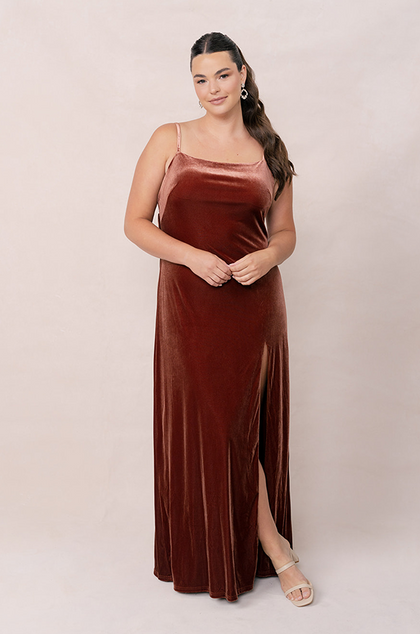 Model: Claire; Size: 18; Color: Terracotta