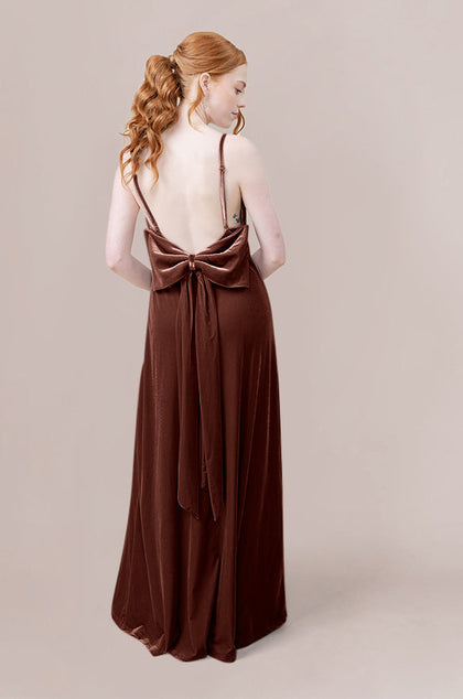 Model: Merrik; Size: 4; Color: Mahogany