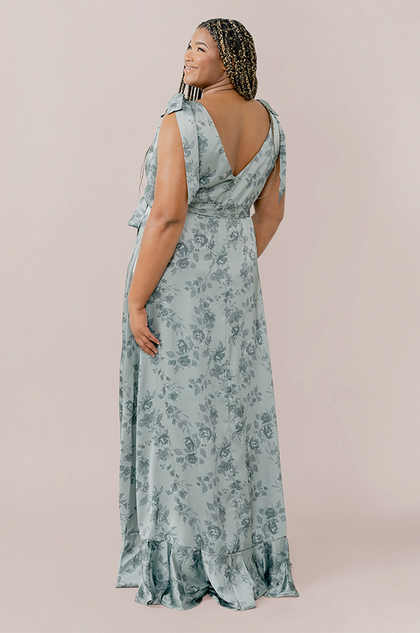 Model: Ashtyn; Size: 24 Tall; Color: Sage Bouquet