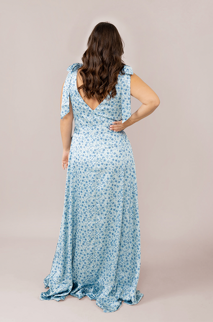 Model: Barbara; Size: 14; Color: Sky Blue Posey