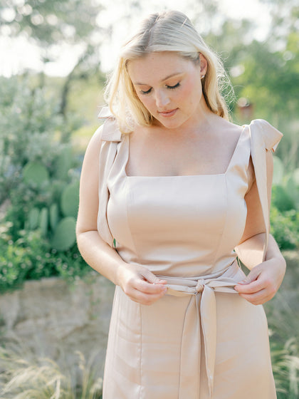 Model: McCallah; Size: 14; Color: Gold Champagne