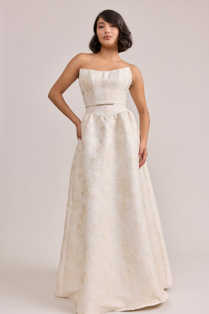 Model: Clarissa; Size: 6; Color: Champagne
