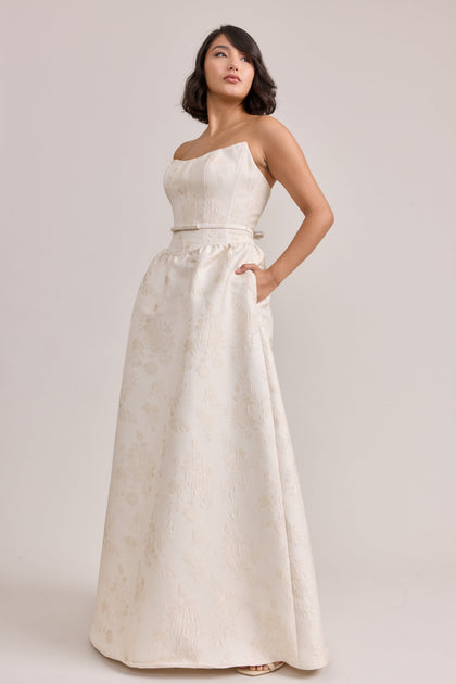 Model: Clarissa; Size: 6; Color: Champagne