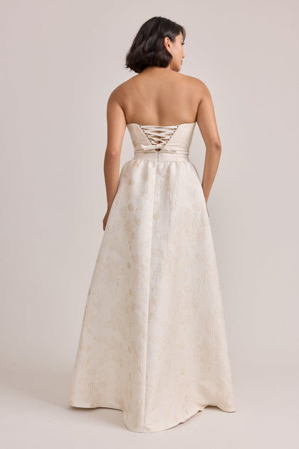 Model: Clarissa; Size: 6; Color: Champagne