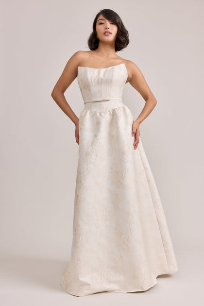 Model: Clarissa; Size: 6; Color: Champagne
