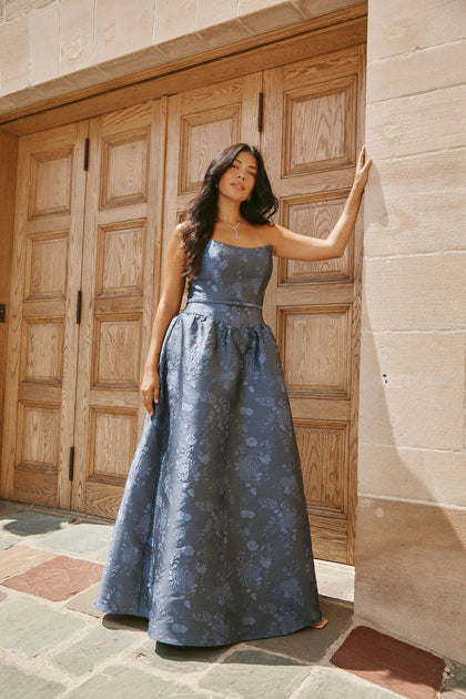 Model: Ashley; Size: 12; Color: Indie Blue