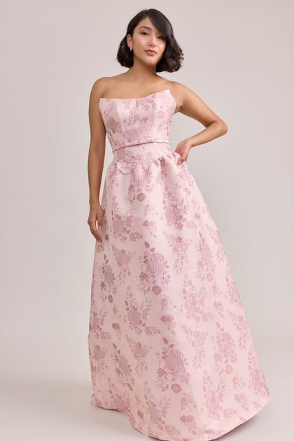 Model: Clarissa; Size: 6; Color: Pink