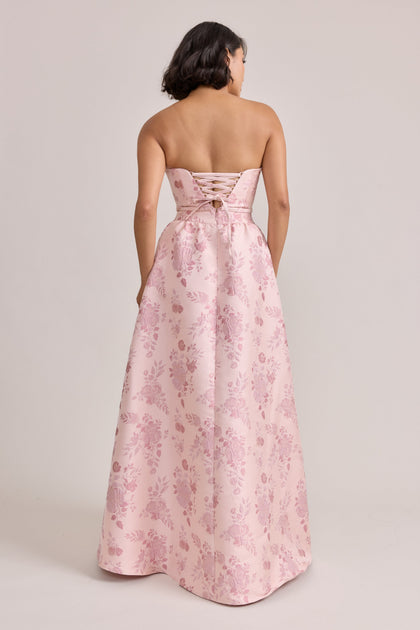 Model: Clarissa; Size: 6; Color: Pink
