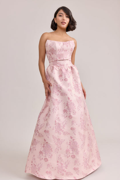 Model: Clarissa; Size: 6; Color: Pink