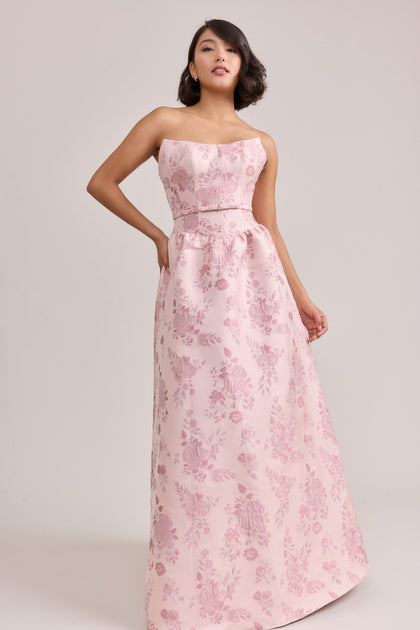 Model: Clarissa; Size: 6; Color: Pink