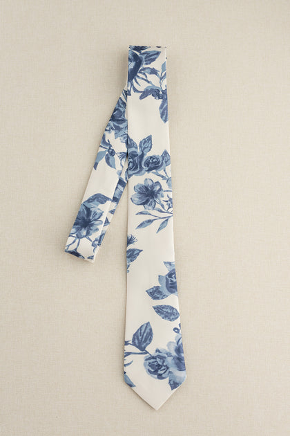 Color: Dusty Blue Bouquet