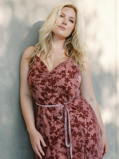 Model: McCallah; Size: L; Color: Dusty Rose