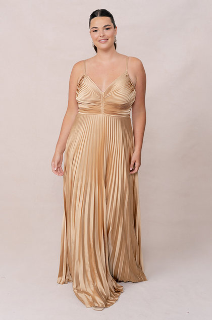 Model: Claire; Size: 18; Color: Honey Beige