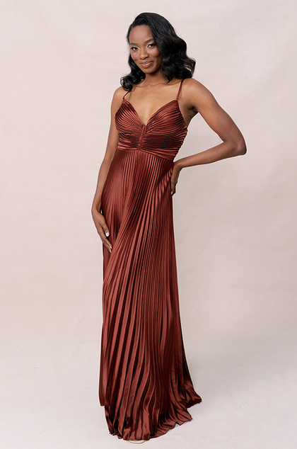 Model: April; Size: 4; Color: Terracotta Rust