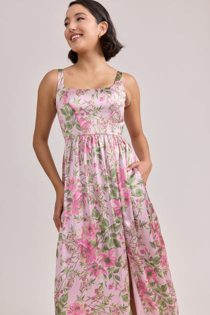 Model: Clarissa; Size: 6; Color: Perfect Pink Meadow Blooms