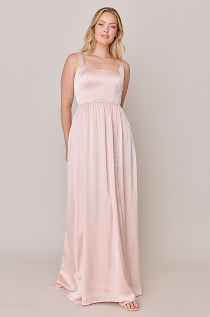 Model: Sydney; Size: 10; Color: Blush