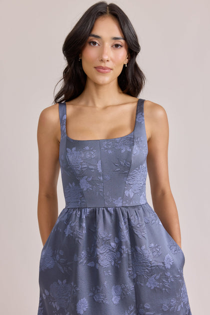 Model: Saije; Size: 4; Color; Indie Blue