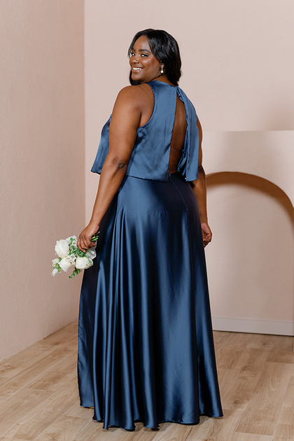 Model: Laken; Size: 24; Color: Romantic Blue