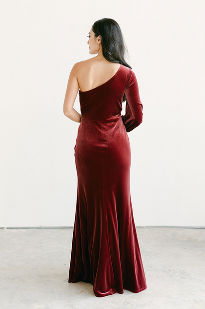 Model: Saije; Size: 4; Color: Romantic Rose