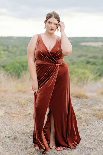 Model: Kortnie; Size: 16; Color: Rust