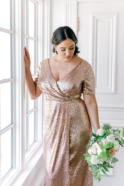Model: Claudia; Size: 16; Color: Rose Gold