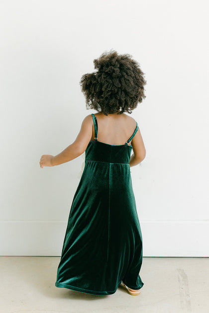 Model: Neveah; Size: 3T; Color: Classic Emerald