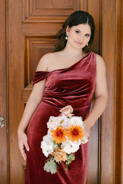 Model: Barbara; Size: 14; Color: Romantic Rose
