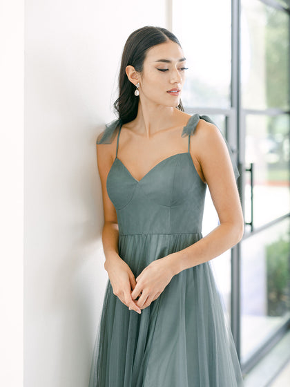 Model: Saije; Size: 4; Color: Eucalyptus